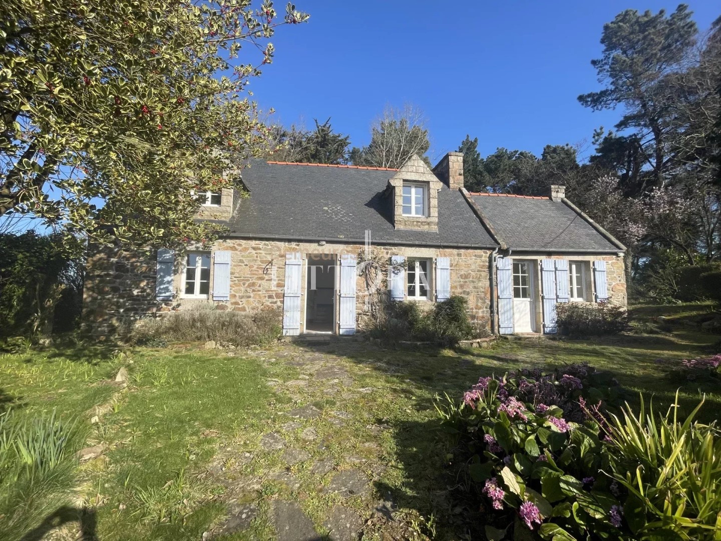 Maison de luxe à vendre à Penvénan