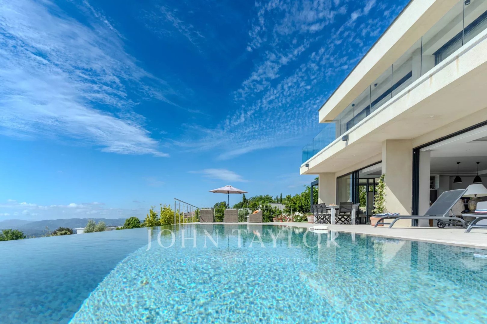 Maison de luxe à vendre à Châteauneuf-Grasse