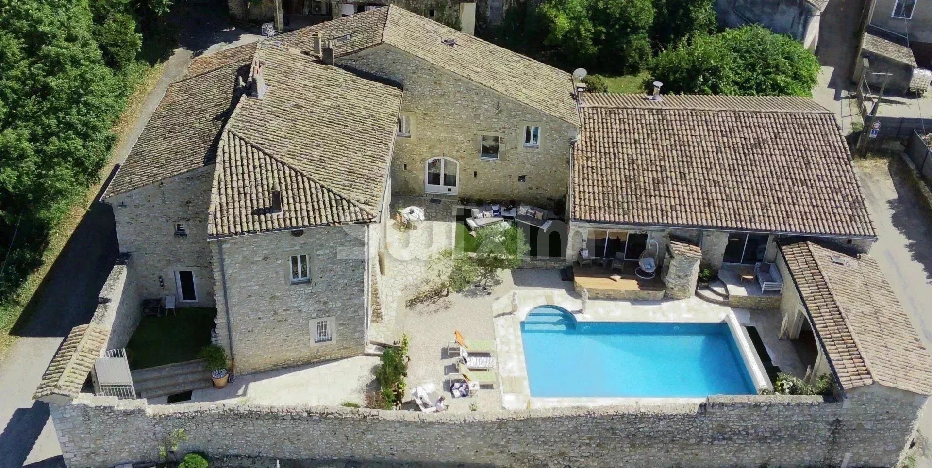 Maison de luxe à vendre dans le quartier Ville-Basse