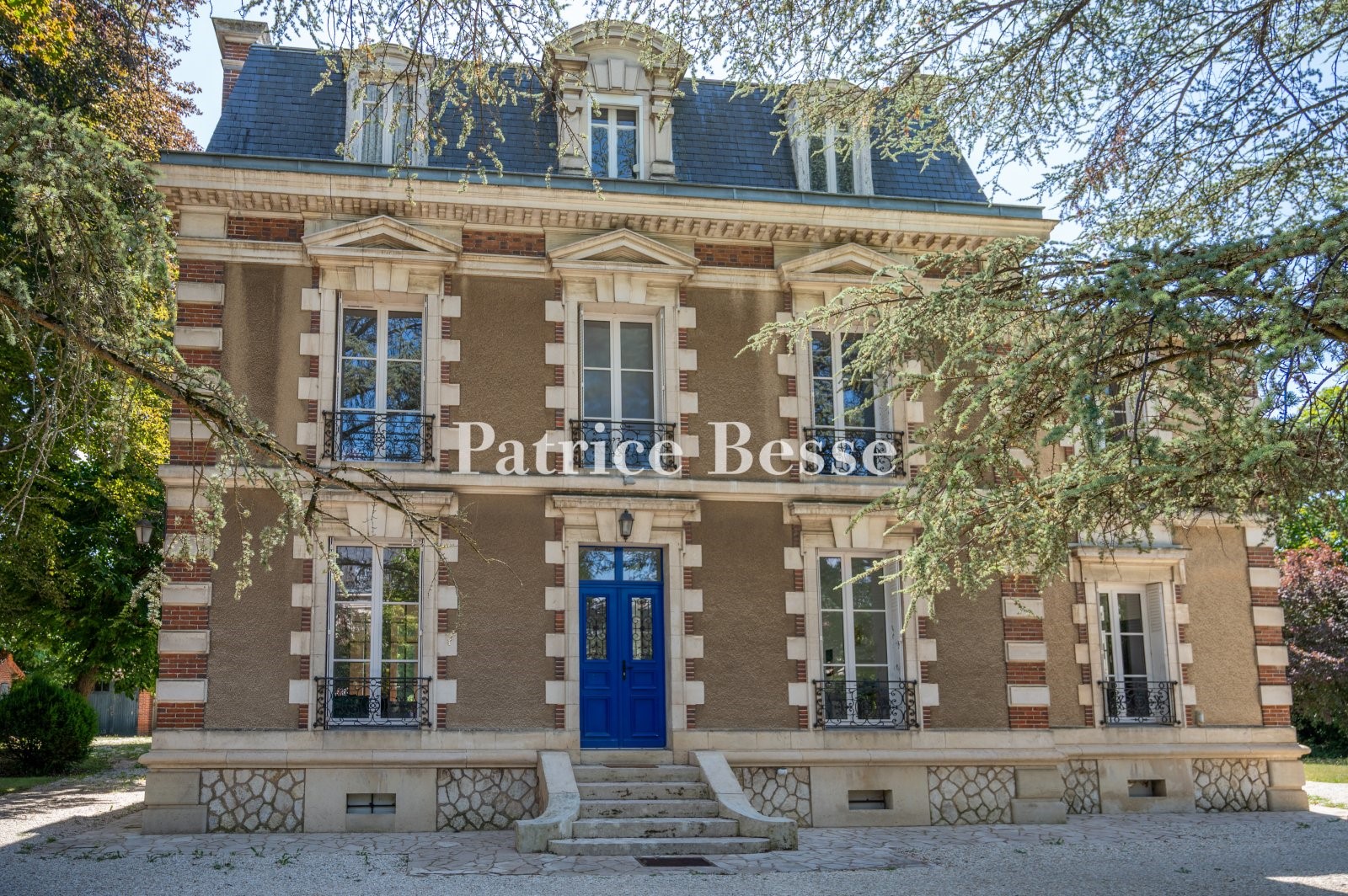 Old house for sale in Auxerre
