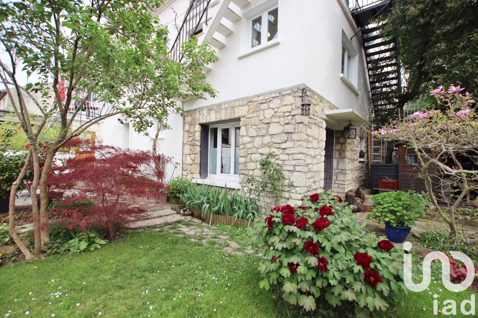Maison traditionnelle à vendre dans le quartier Val Fleury
