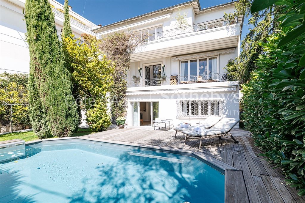 Hôtel particulier à vendre dans le quartier Place Masséna