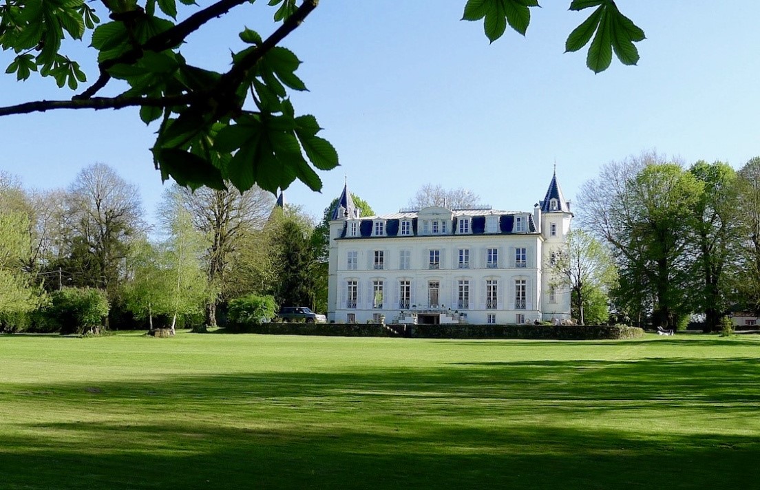 Castle for sale in Bailly-Romainvilliers