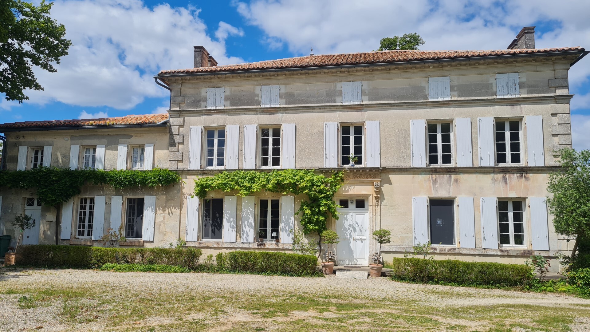 propriété à vendre à Hiersac
