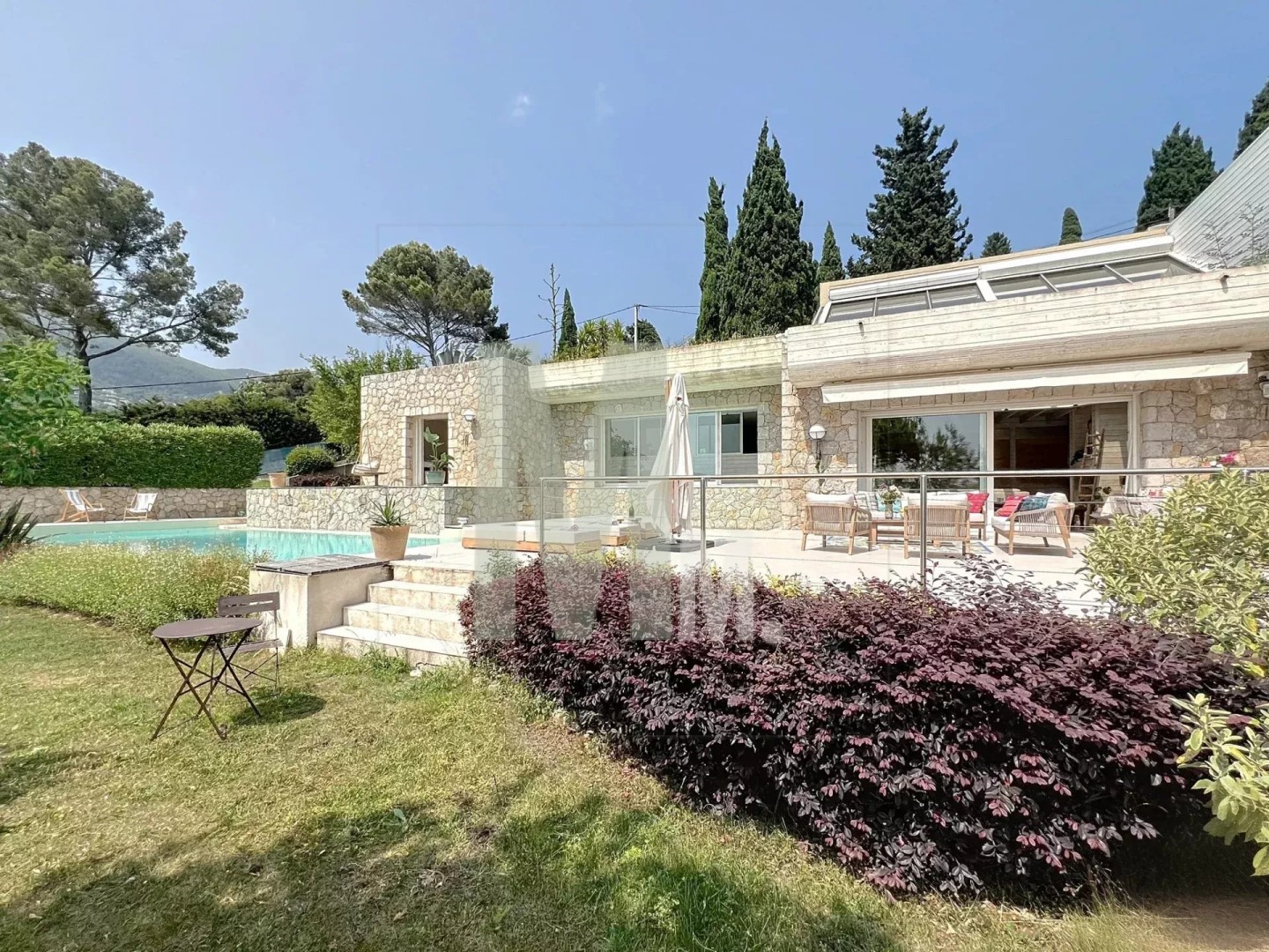 Luxury villa to rent in the district Saint Mathieu