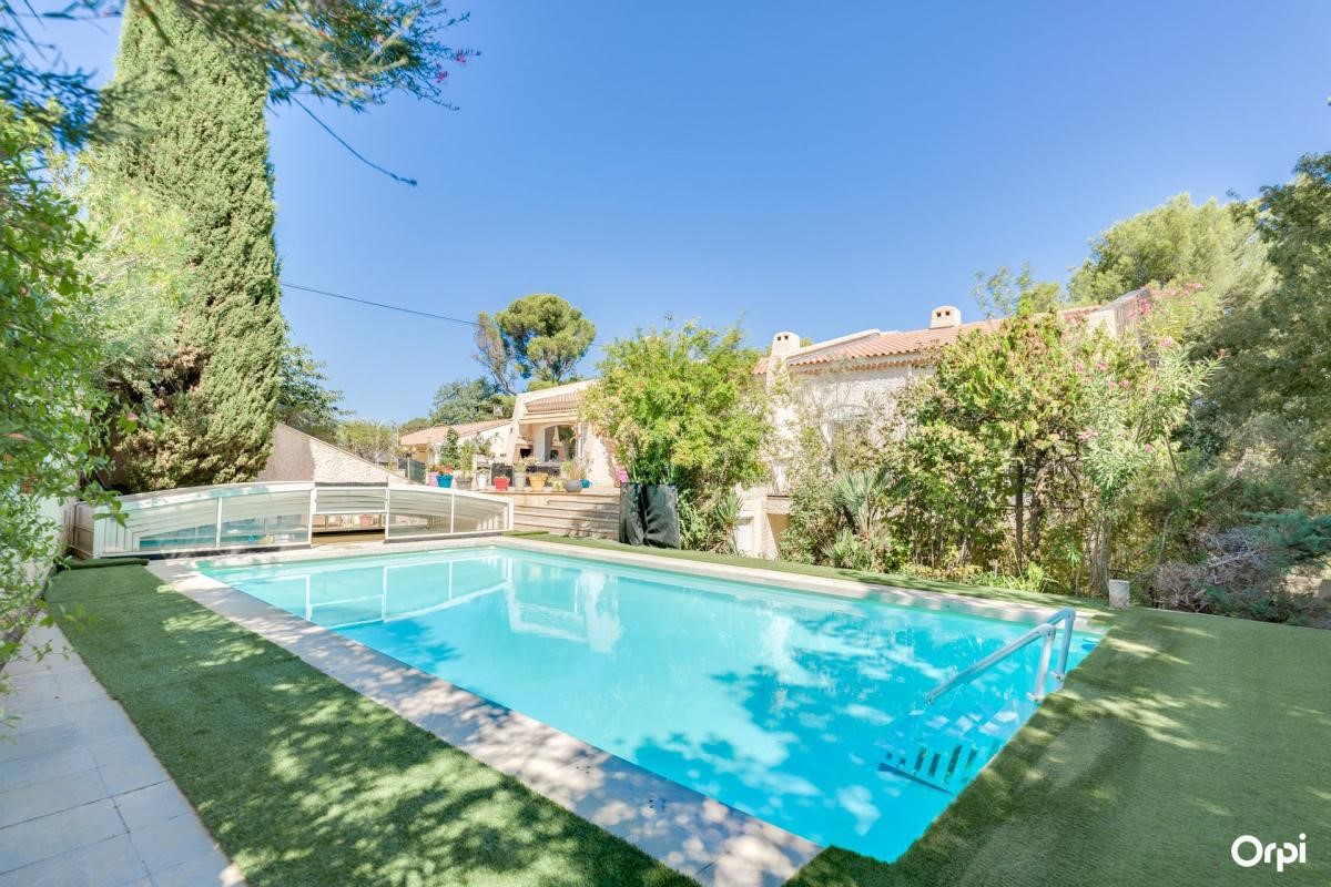 Luxury villa for sale in the district Les Passons