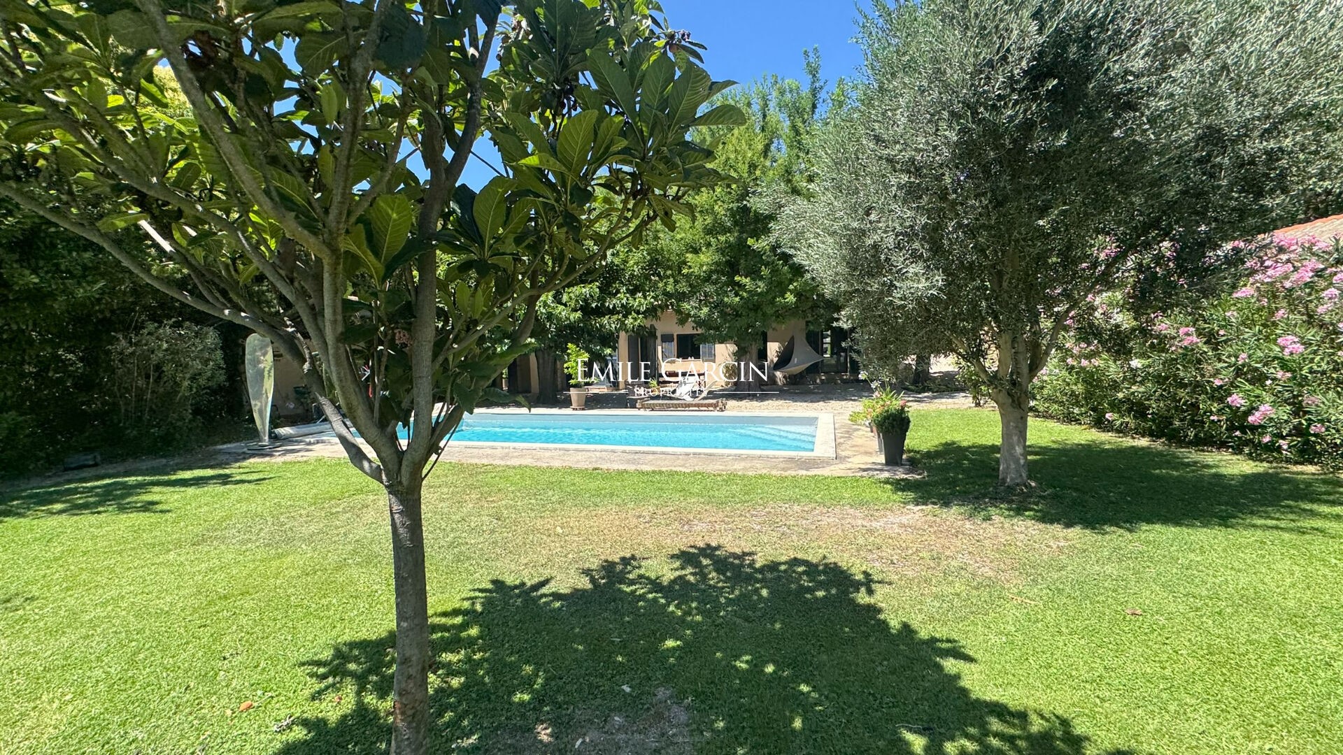 Maison de luxe à vendre dans le quartier Granettes-Jauberte-Sainte Anne