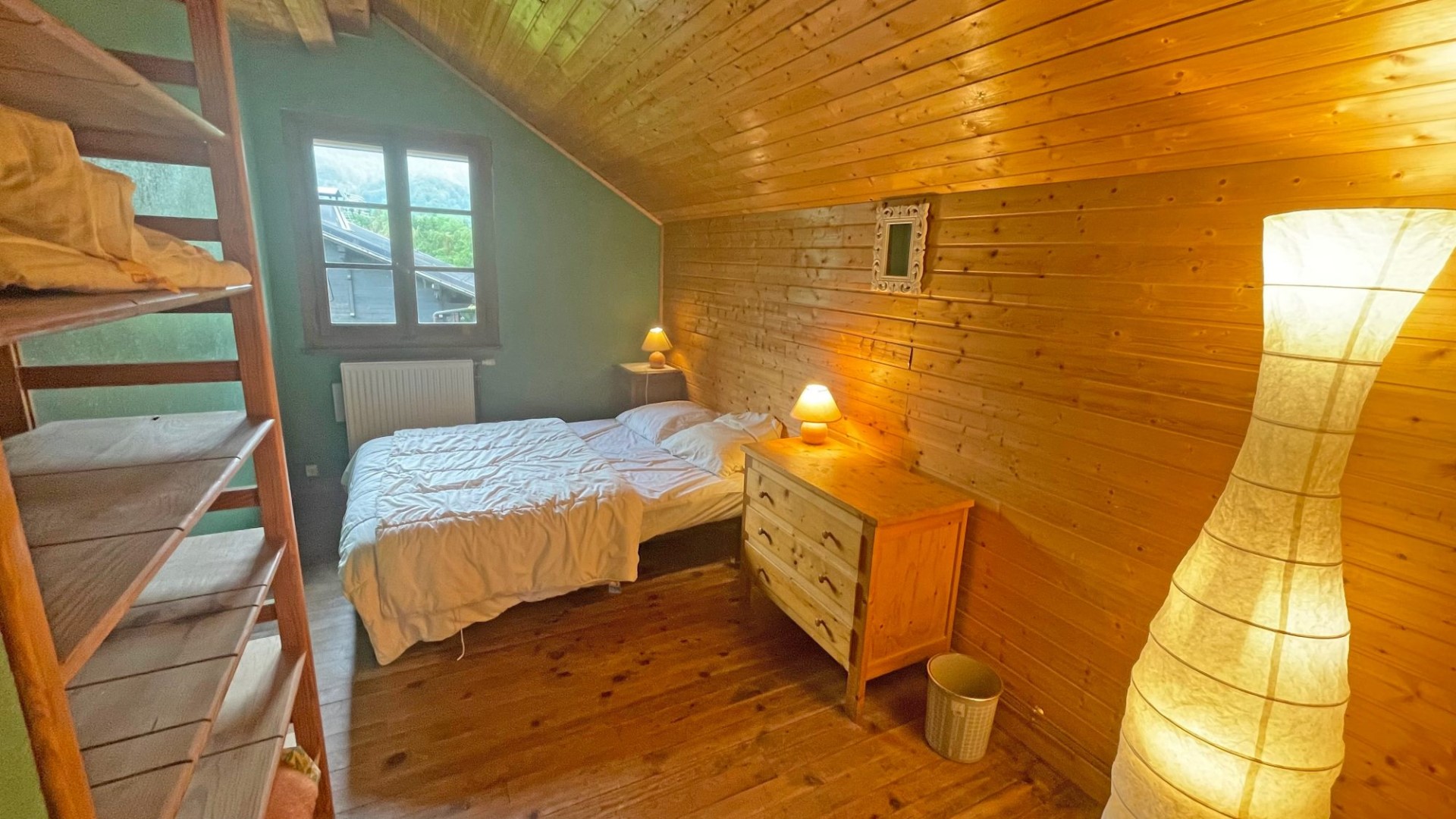 Chalet familial 8 pièces - Proche centre village - Fort potentiel - Sous-sol complet à Samoëns (74330) — 10