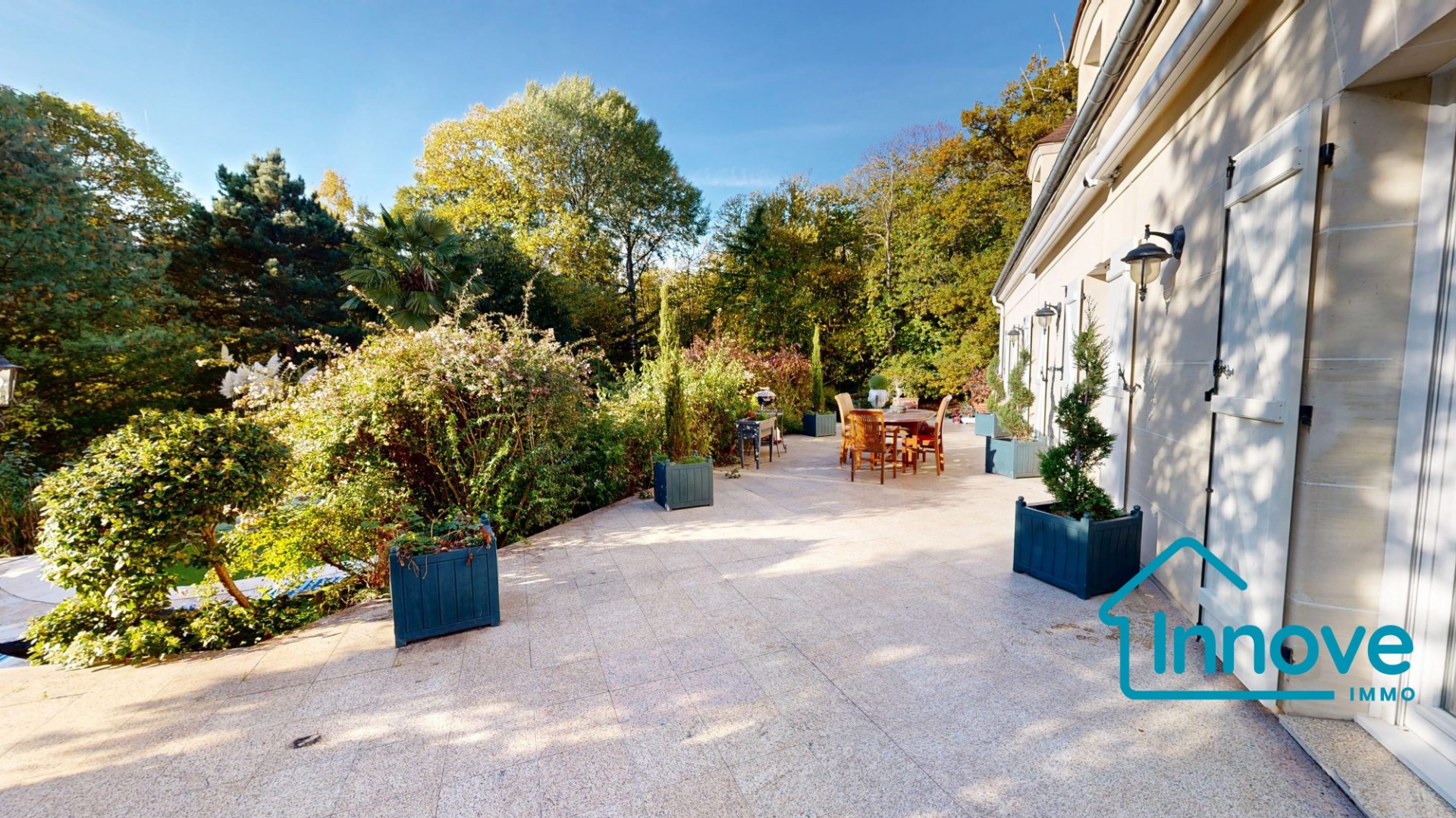 Traditionelles Haus zu verkaufen Haut