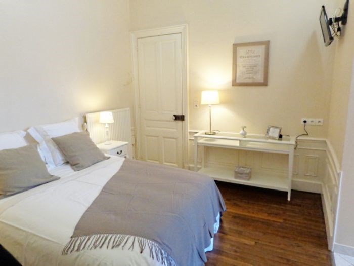 Au fil de Troyes. Chambre fil de nylon.