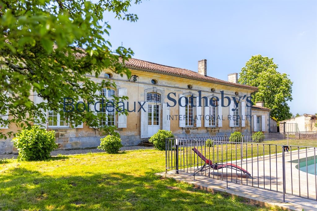 Castle for sale in Bordeaux