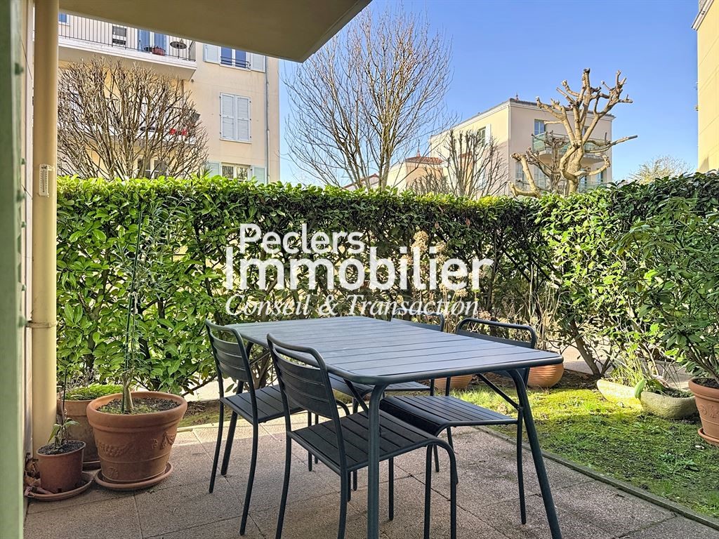 Luxury apartment for sale in the district Rueil sur Seine-Plaine-Gare