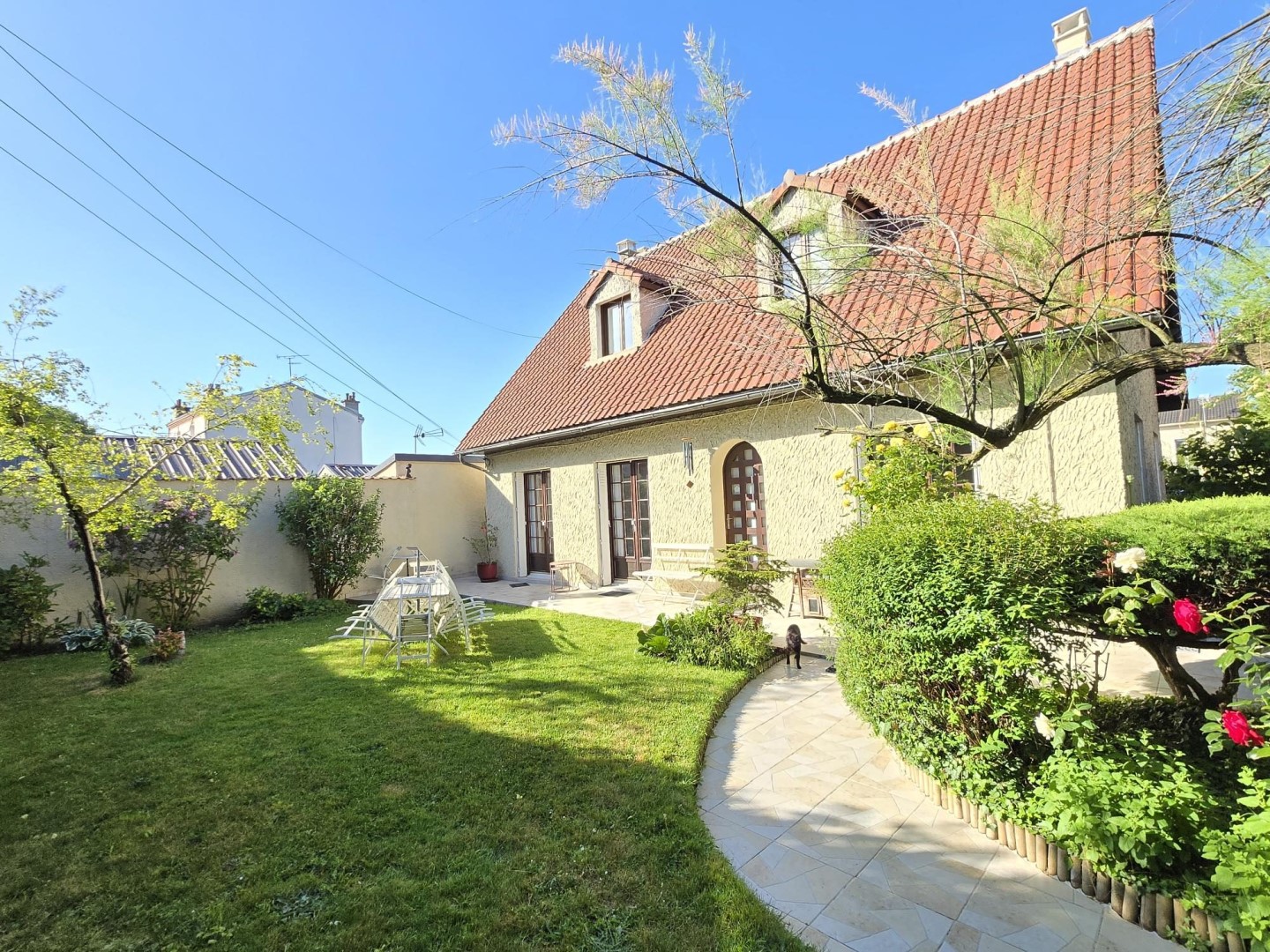 Contemporary house for sale in the district Dhuys-Hoche