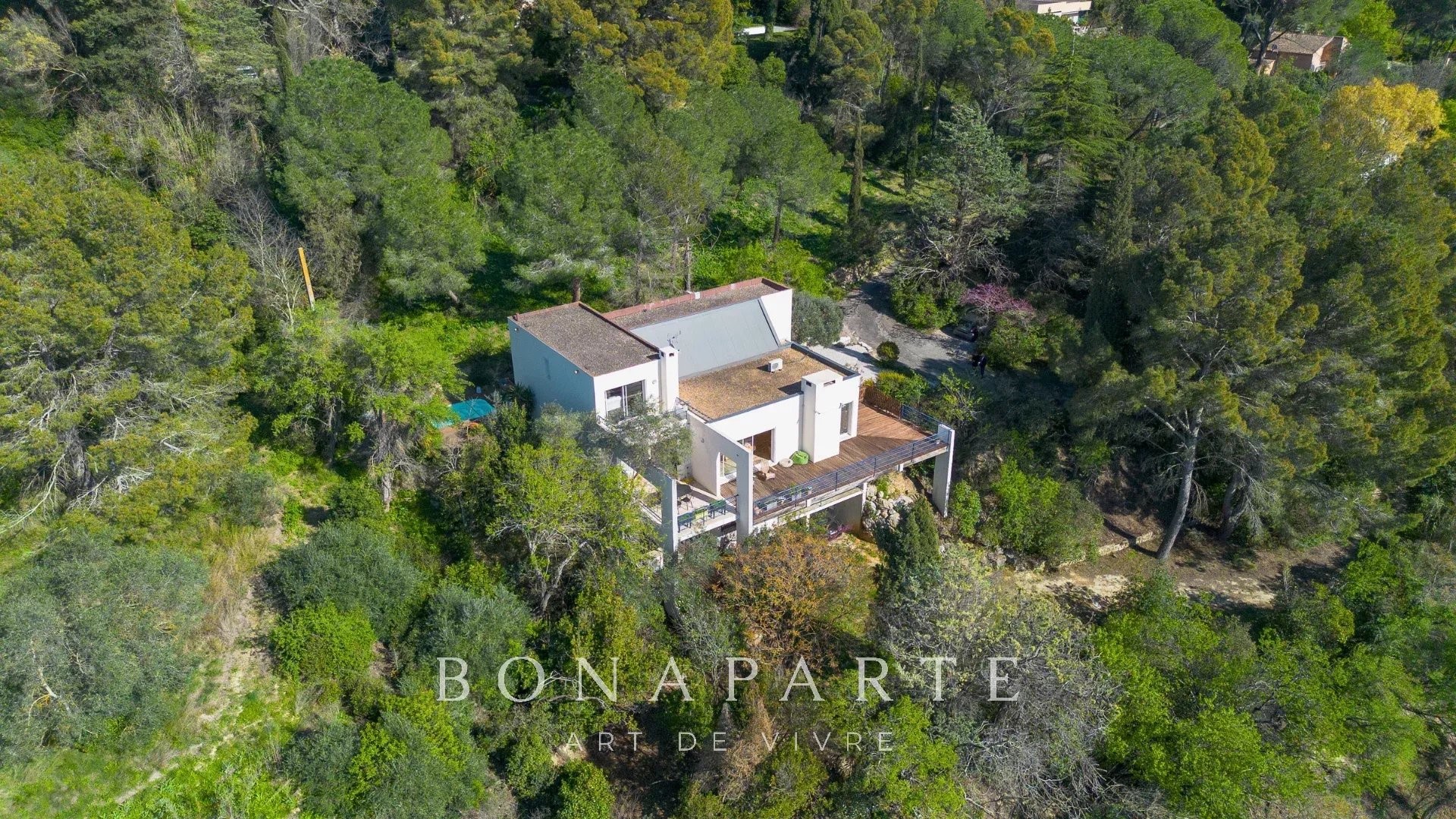 Villa de luxe à vendre dans le quartier Croix de Poumeyrac