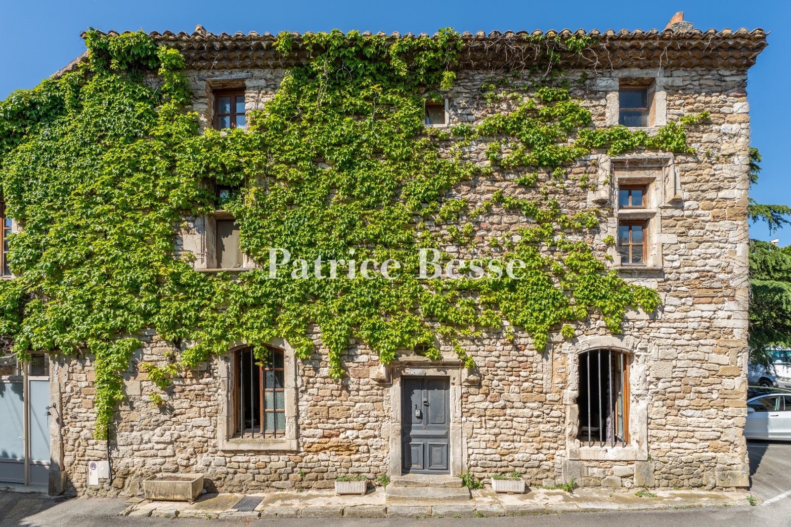 Village house for sale in Grignan