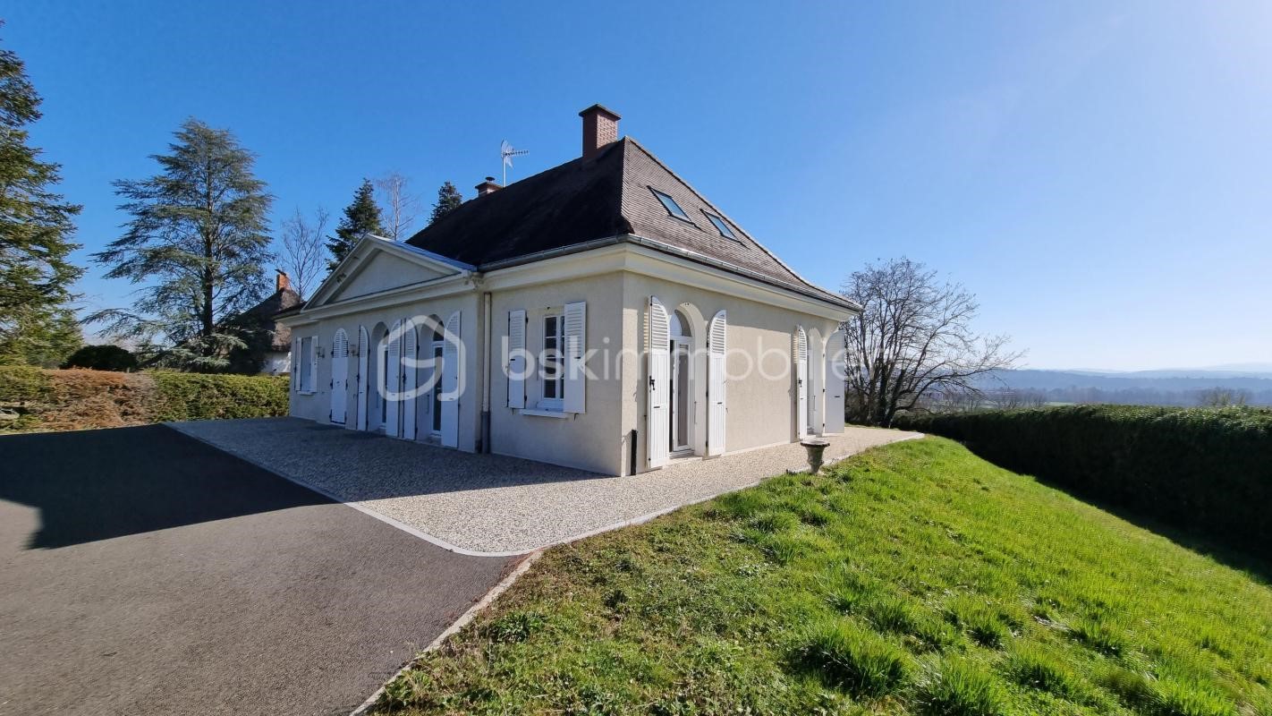Luxury villa for sale in Vichy