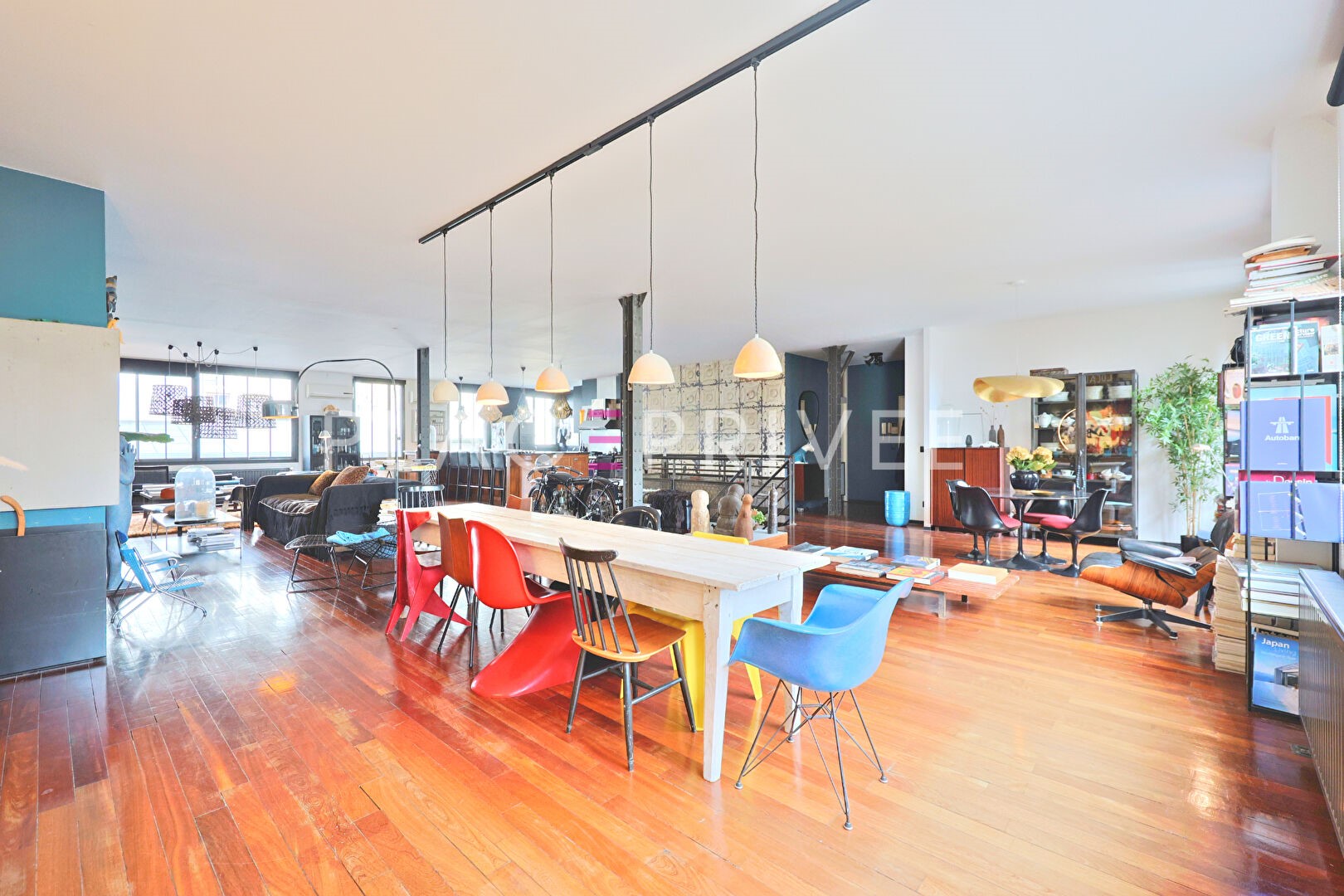 triplex à vendre dans le quartier Centre Ville-Charles III