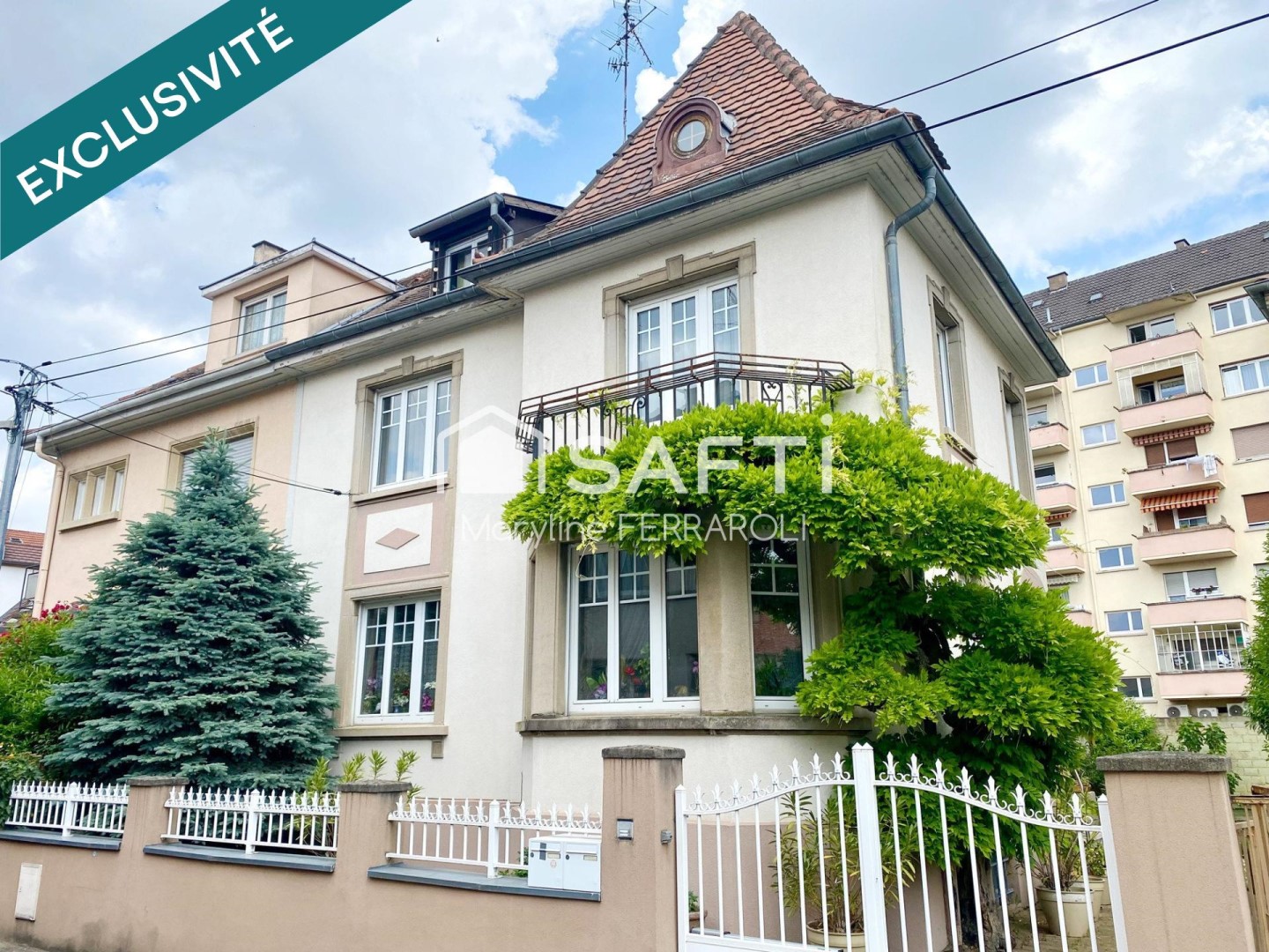 Manor for sale in the district Neudorf Sud Centre