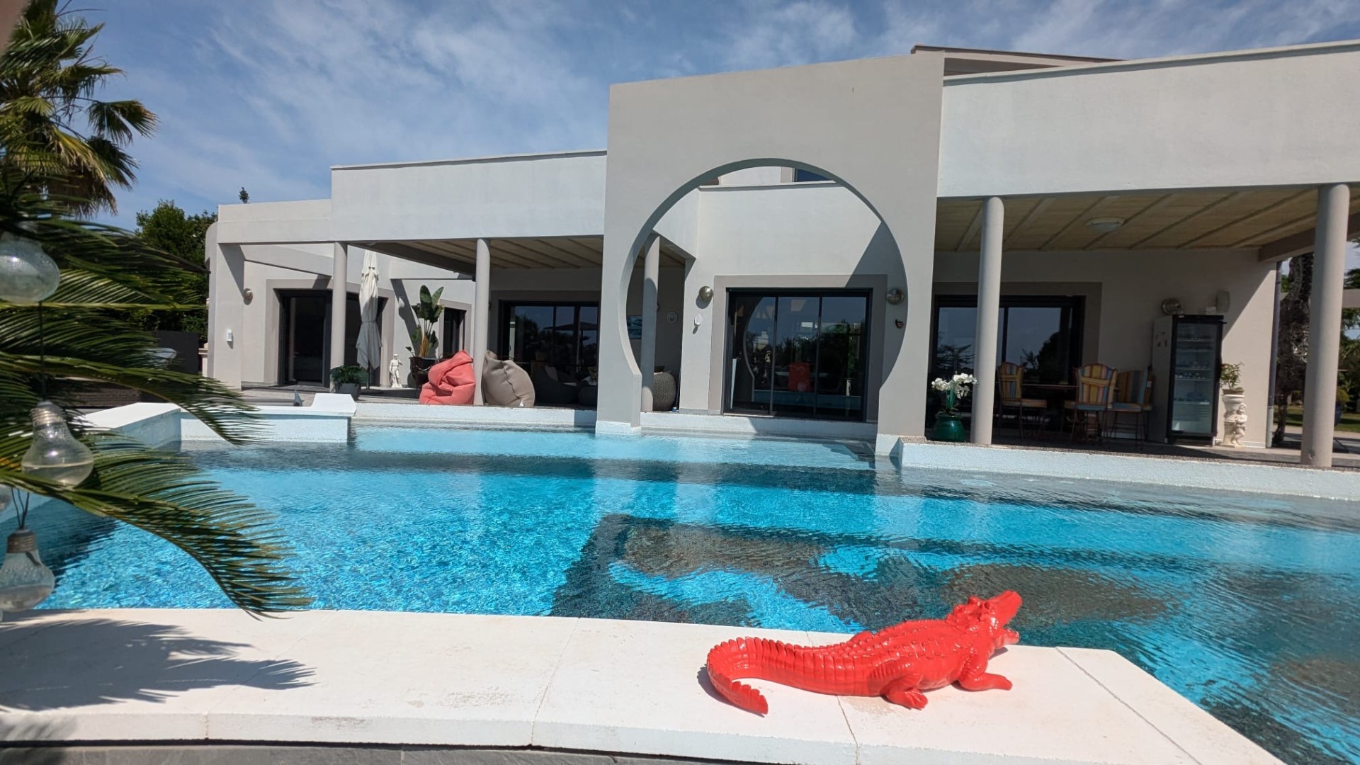 Luxury villa for sale in Poulx