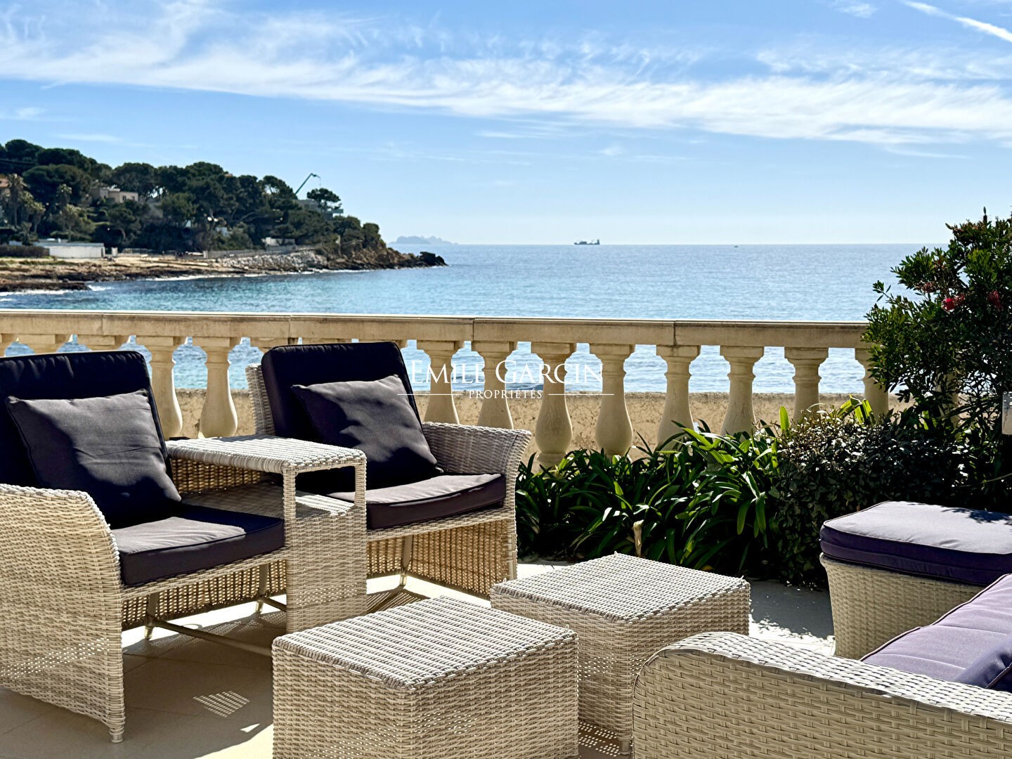 Luxury villa for sale in the district Ouest