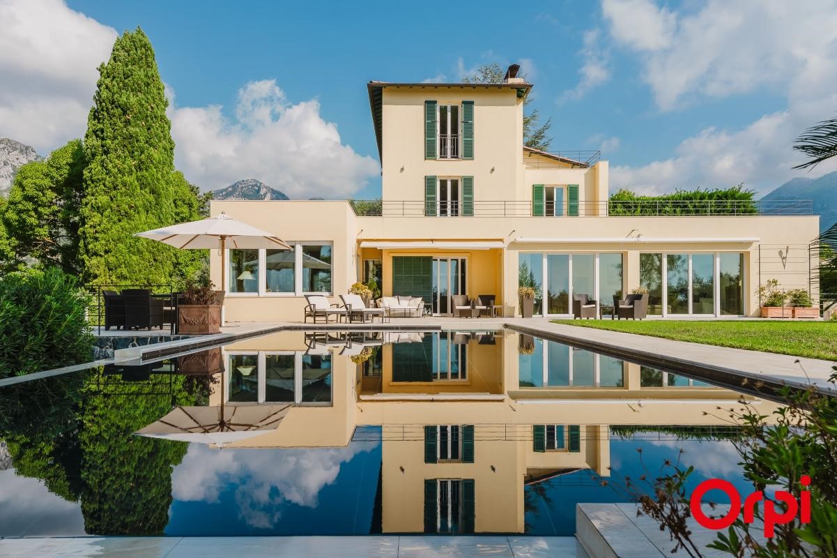 Luxury villa for sale in the district Carei-Monti