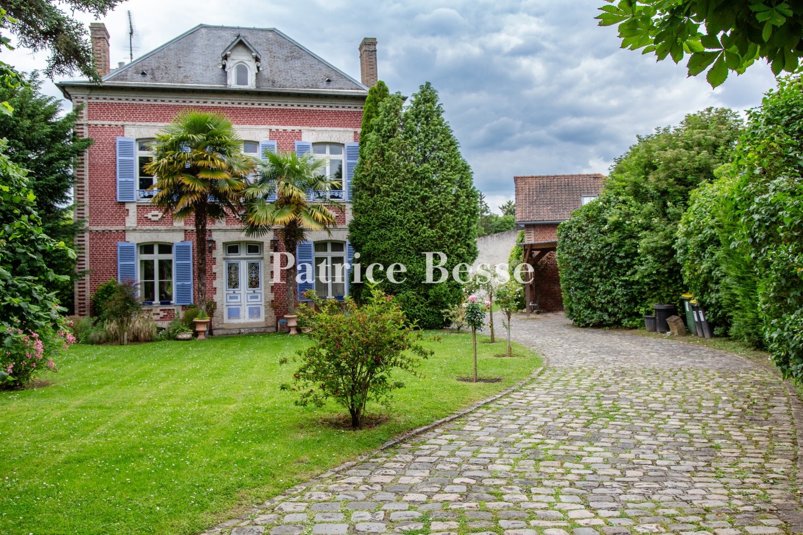 Old house for sale in Chavenay