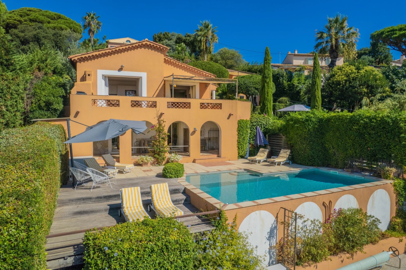 Luxury villa for sale in the district Nartelle-Noyer-Bellevue-bd des Sardinaux