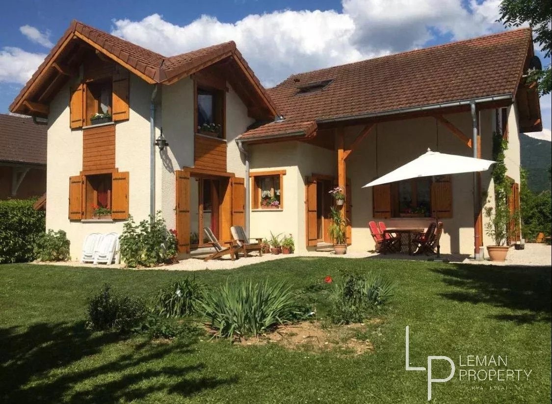 Luxury house for sale in Doussard
