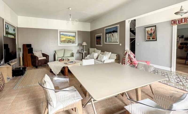 Maison contemporaine à vendre dans le quartier Ouest