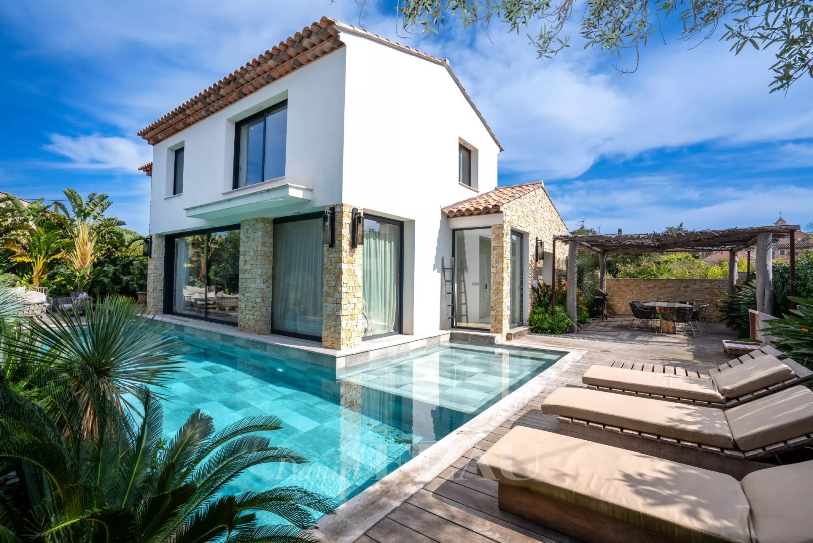 Luxe stadswoning te koop in Saint-Tropez