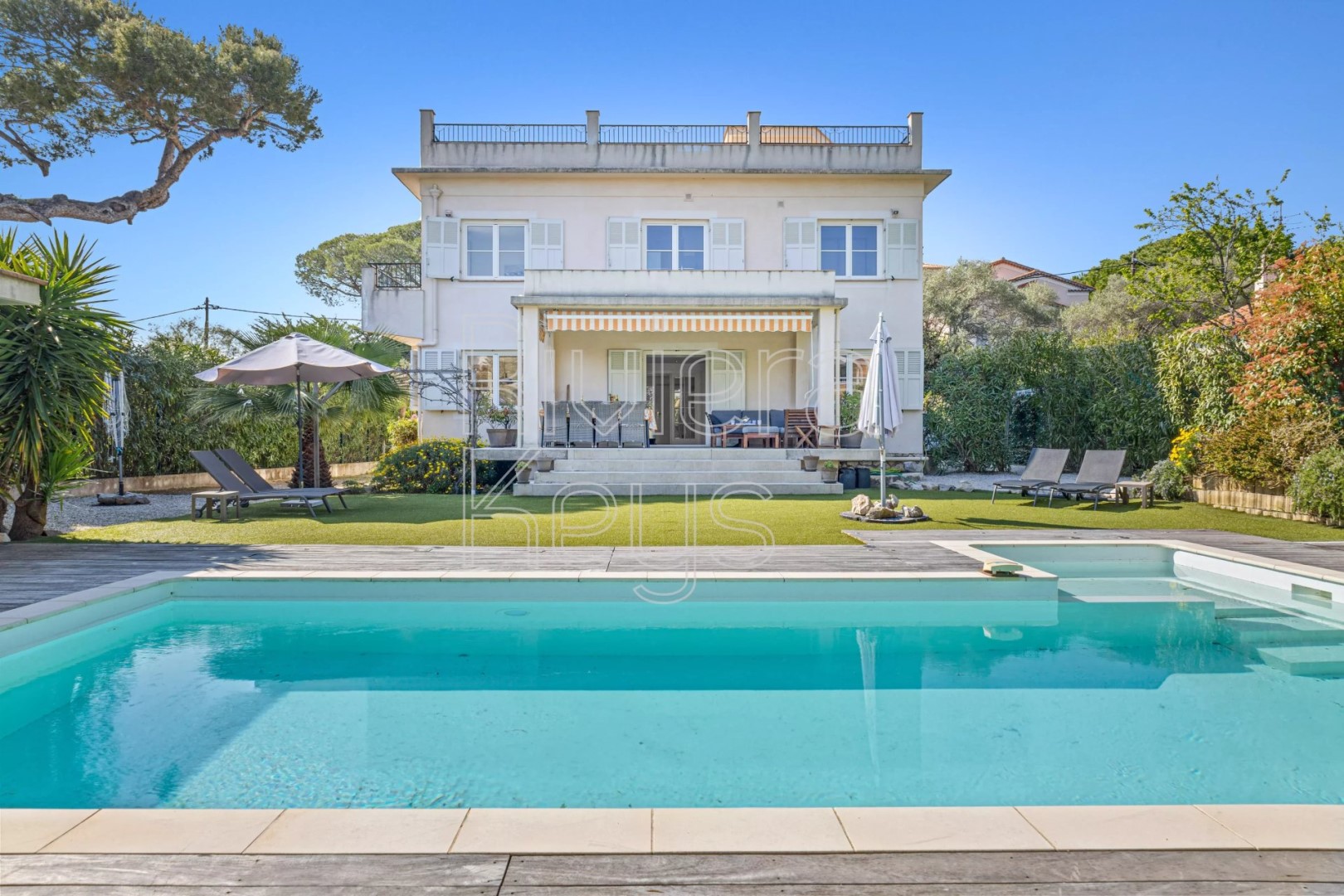 Luxury villa for sale in Juan les Pins