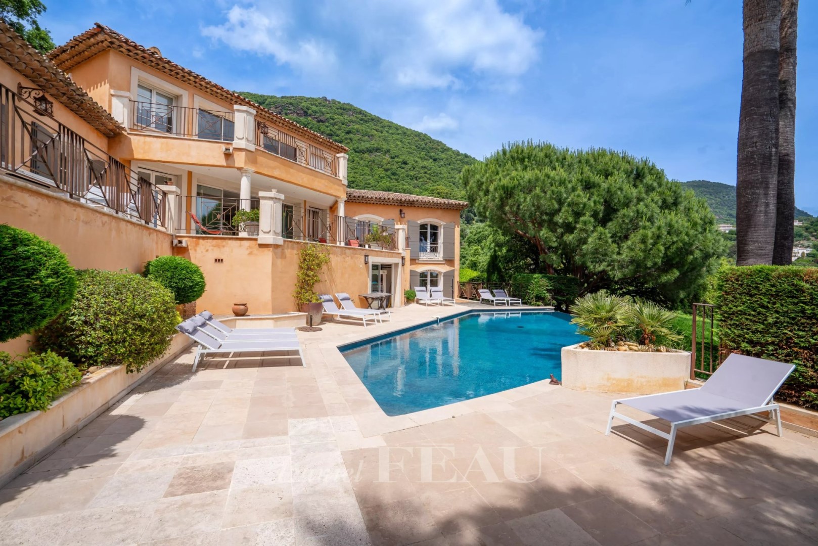 Luxe stadswoning te koop in Cavalaire-sur-Mer