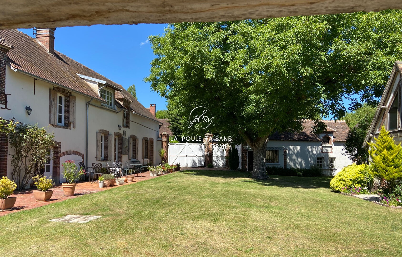Luxury house for sale in Houdan