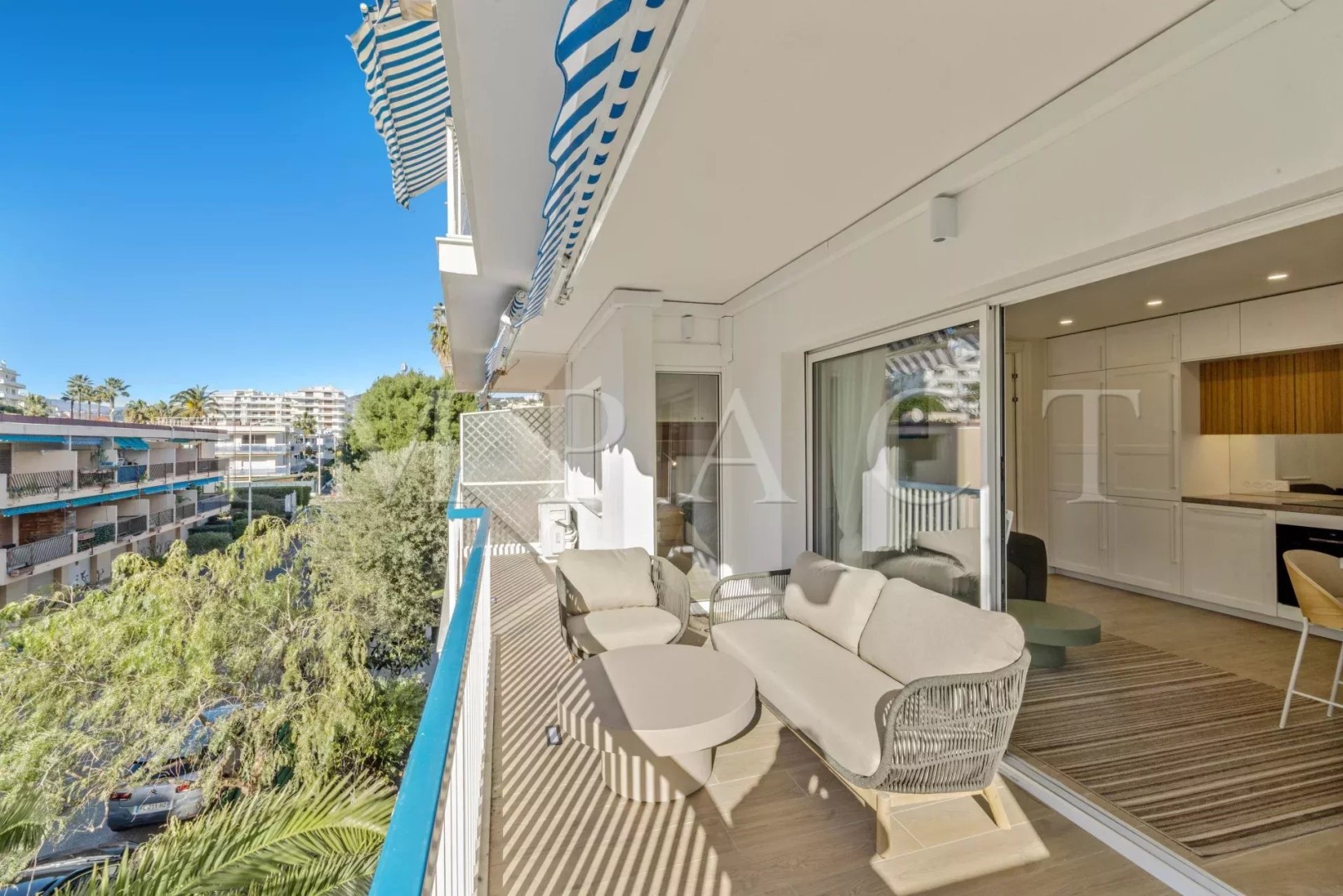 Luxury apartment for sale in the district Croisette-Palm-Beach