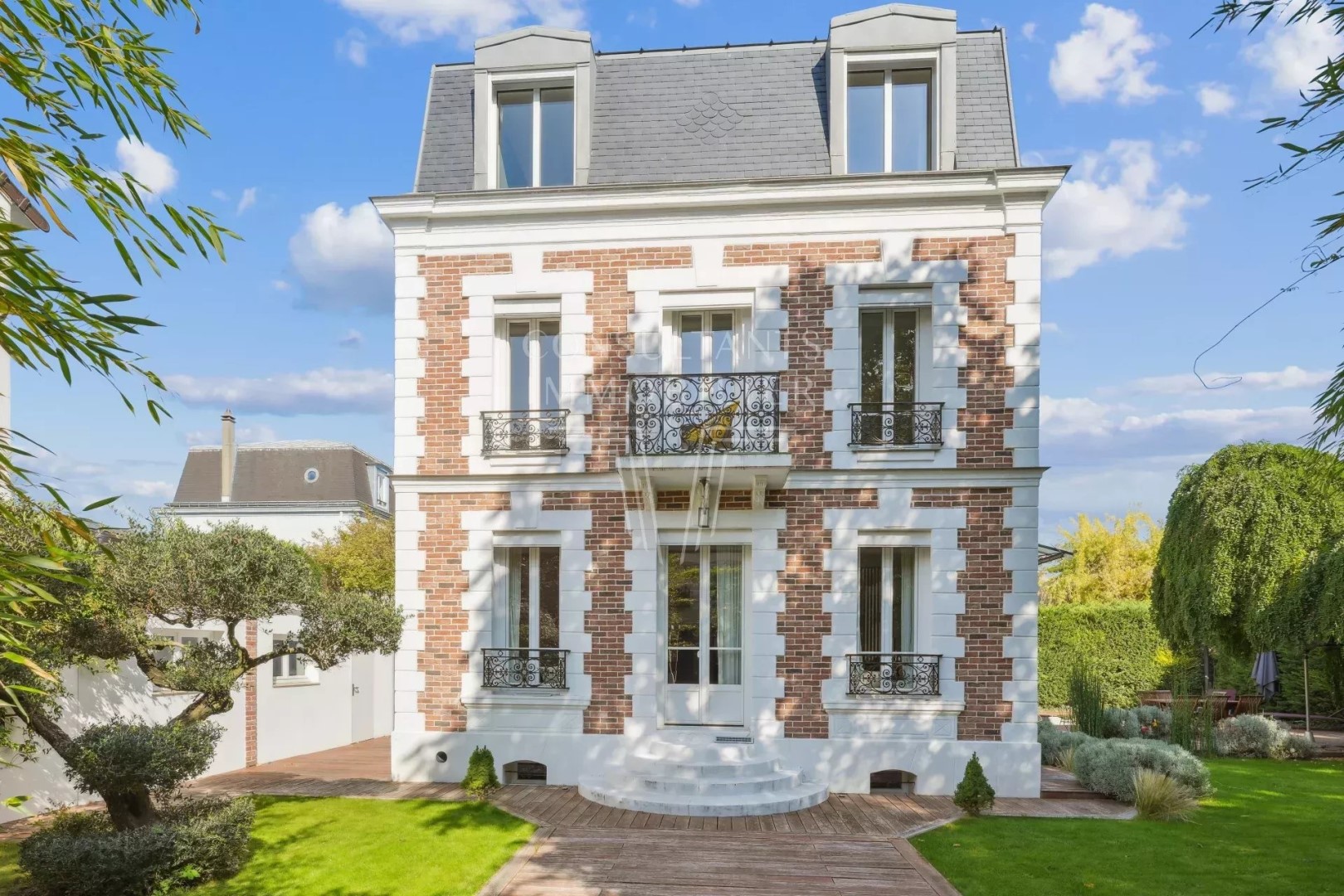 luxe huis te koop in Plateau-Grèves-Europe-Gare du Stade-Fossés Jean