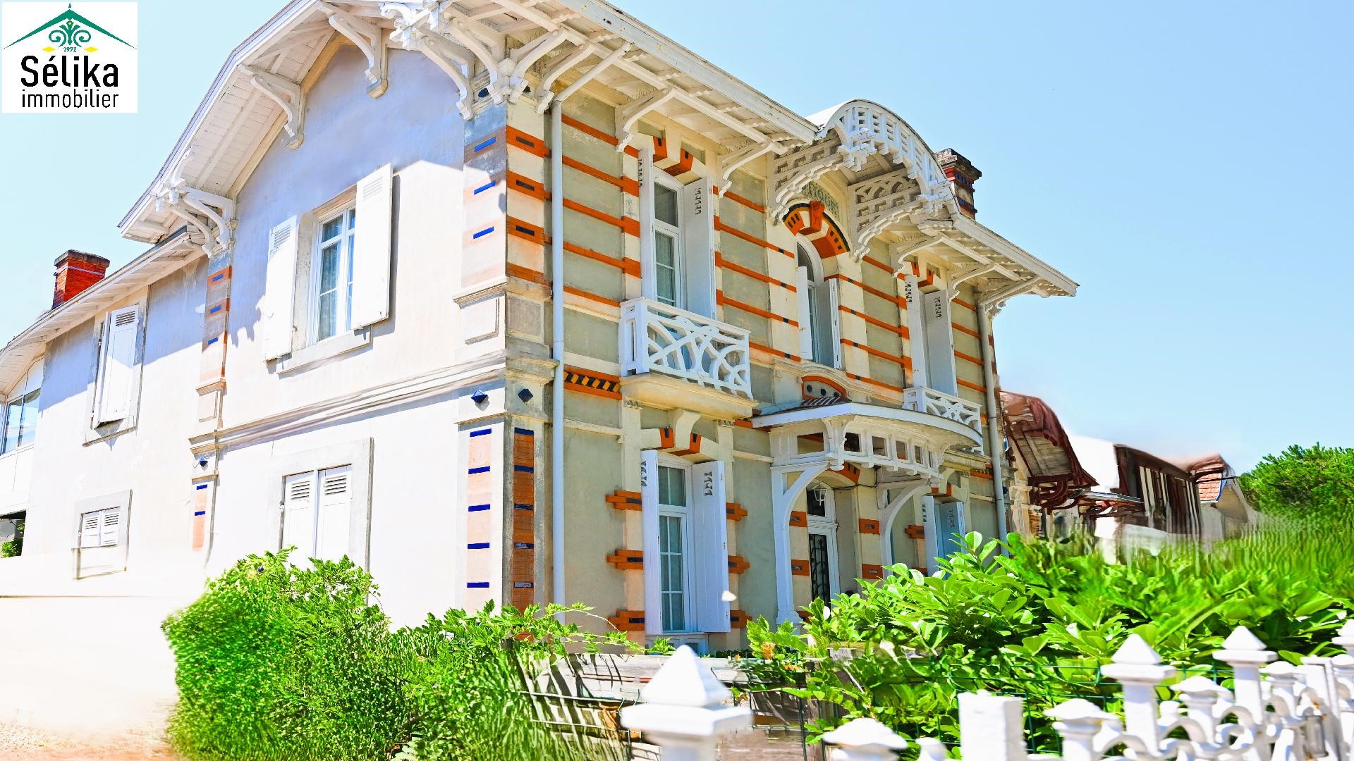 Maison de luxe à vendre dans le quartier Ville d'Ete