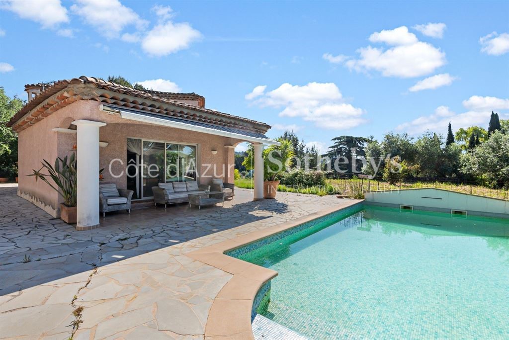 Maison provençale à vendre dans le quartier Village-Le Val-Cabrieres