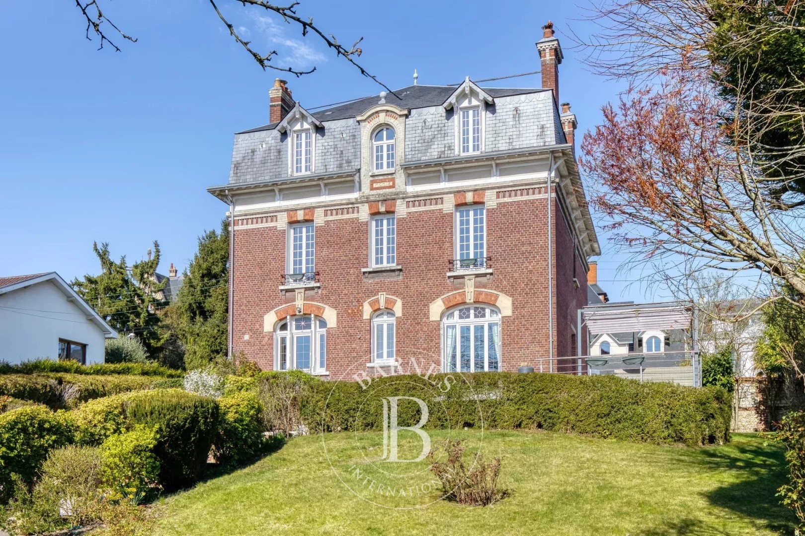Maison de luxe à vendre dans le quartier Gallieni-Saint Andre