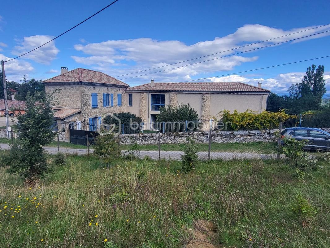 Corps de ferme à vendre à Saint-Donat-sur-l'Herbasse
