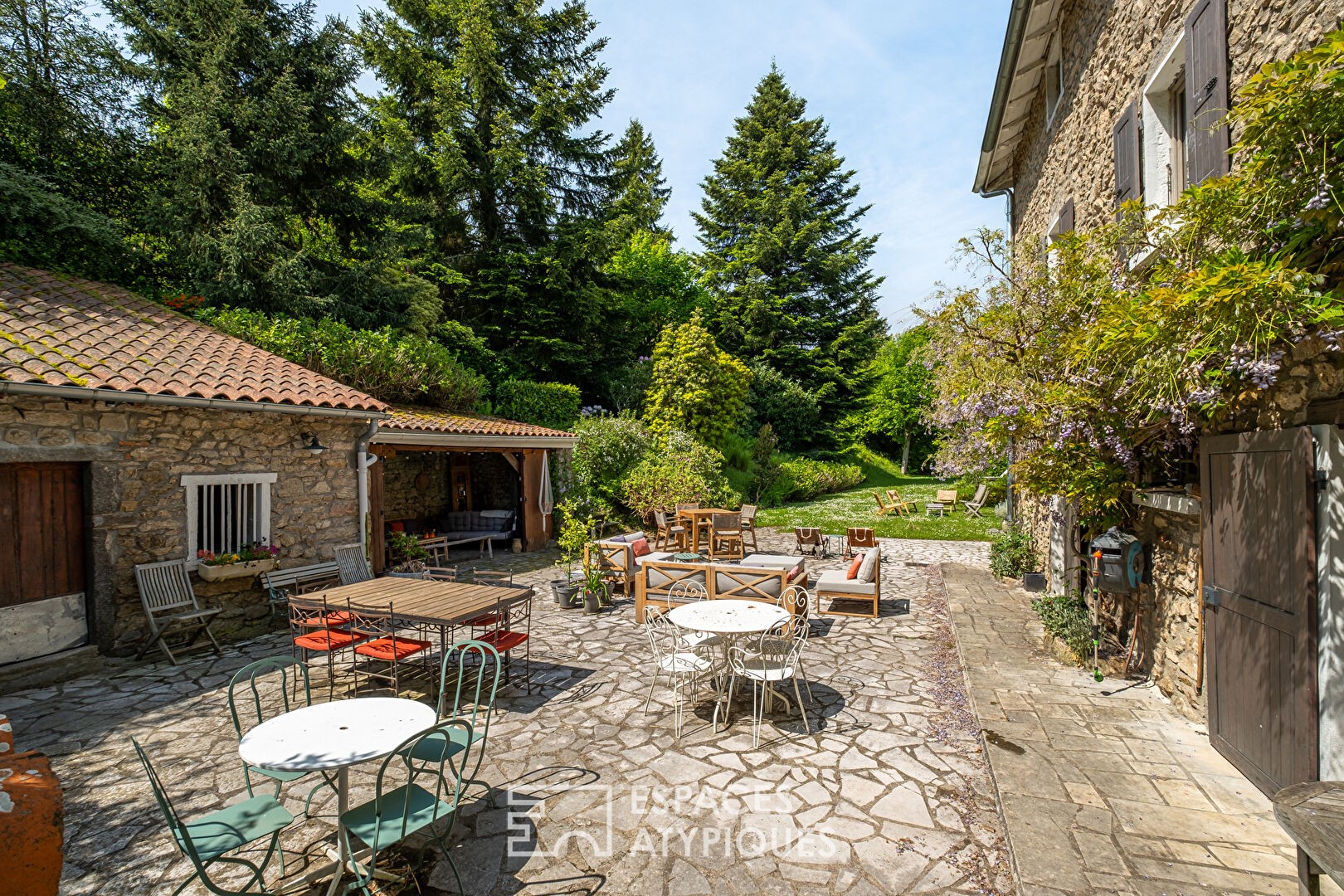 Luxury house for sale in Yzeron