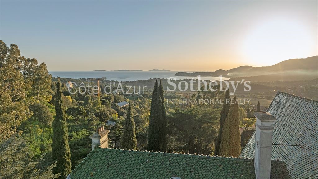 Manor for sale in La Croix-Valmer