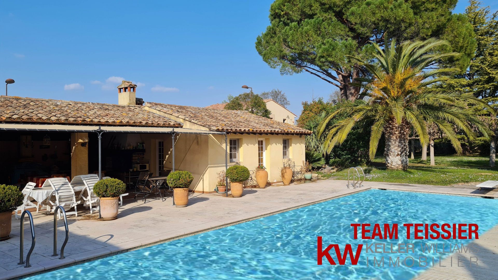 Private mansion for sale in Grans