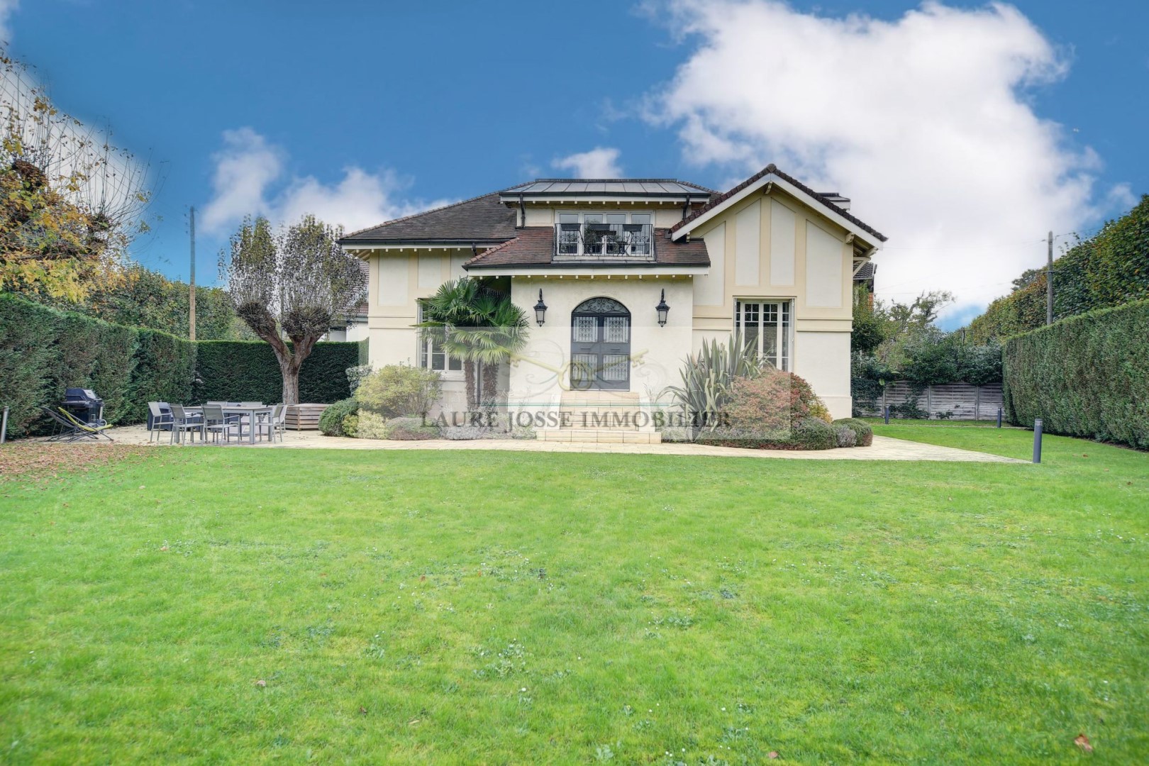 Oude woning te koop in Le Vésinet