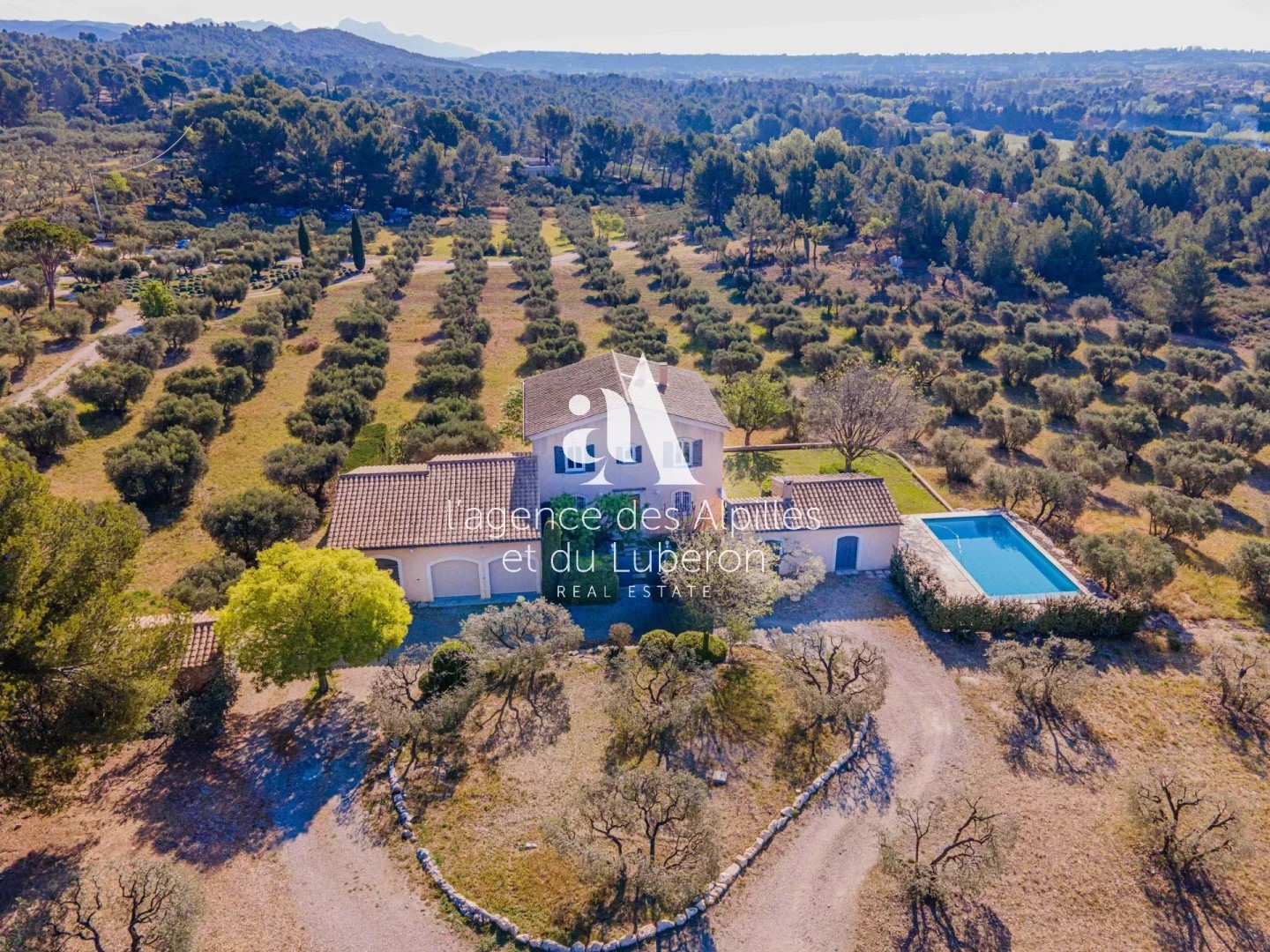 Farm for rent in Maussane-les-Alpilles