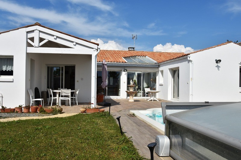 Contemporary house for sale in La Brée-les-Bains