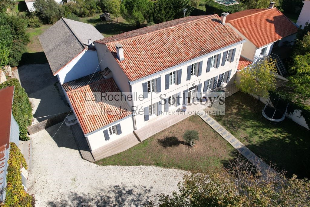 Luxury house for sale in La Rochelle