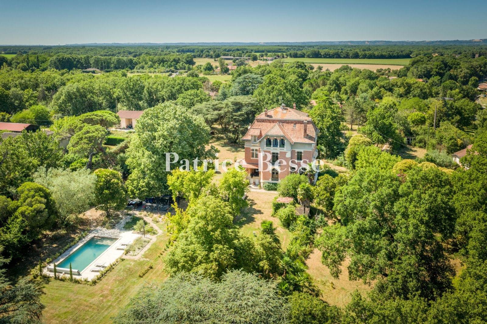 Castle for sale in Montauban