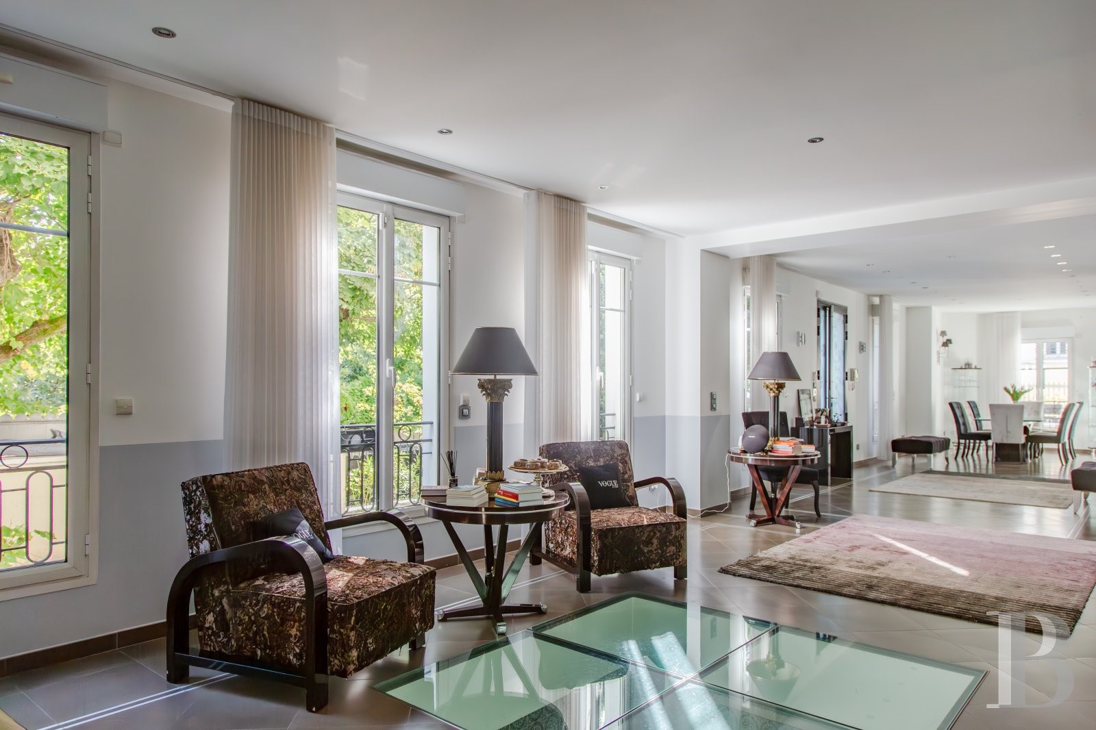 Old house for sale in the district Daumesnil