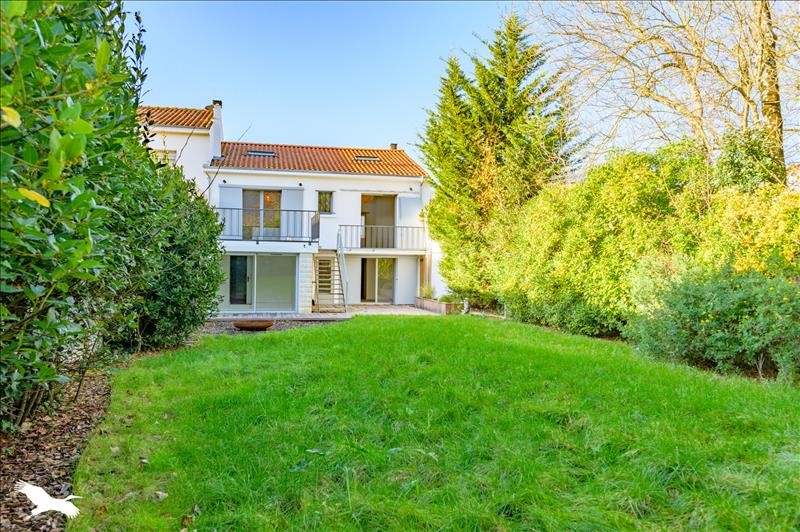 Luxury house for sale in the district Lafond