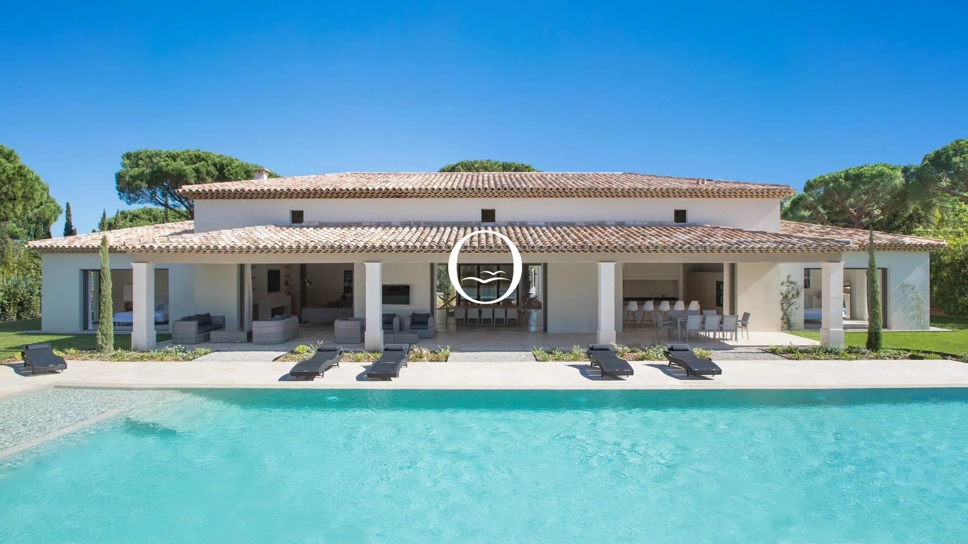 Luxury villa for sale in the district Zone Est Diffuse